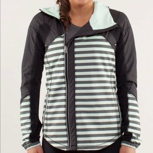 Lululemon get up and glow jacket